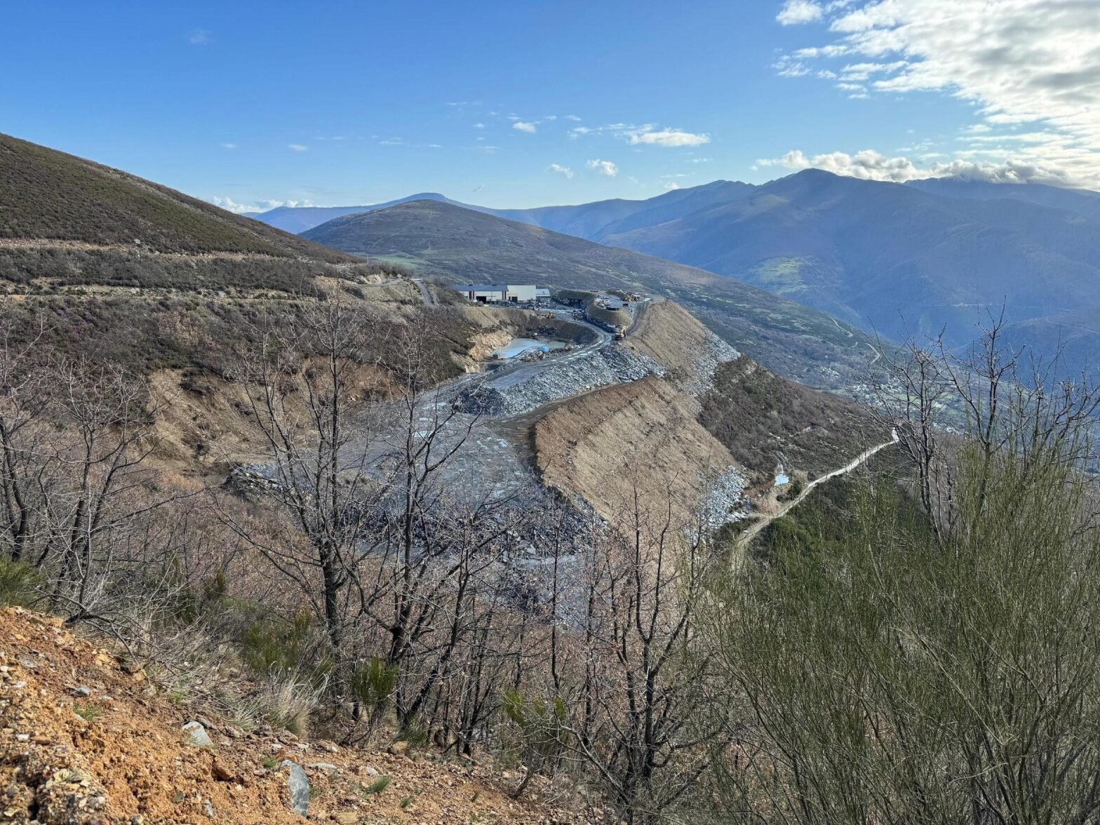 La Asociación Amigos de Velilla junto a más de 15 Asociaciones presentamos alegaciones a la ampliación de la Pizarrera Termenón II en Benuza (León) y compartimos el documento para que podais presentarlas todos los interesados
